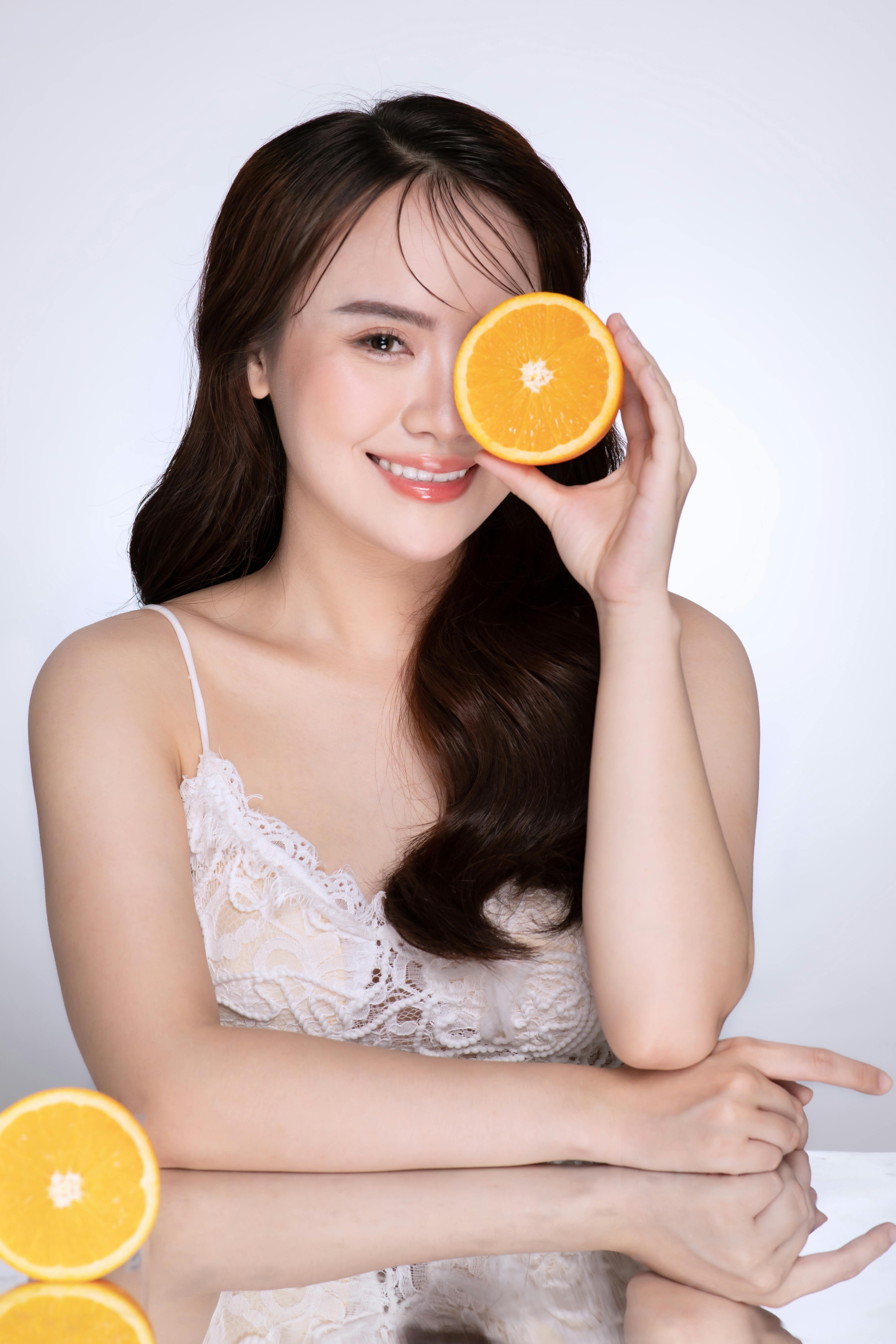 视频封面：场景氛围与镜头语言展示